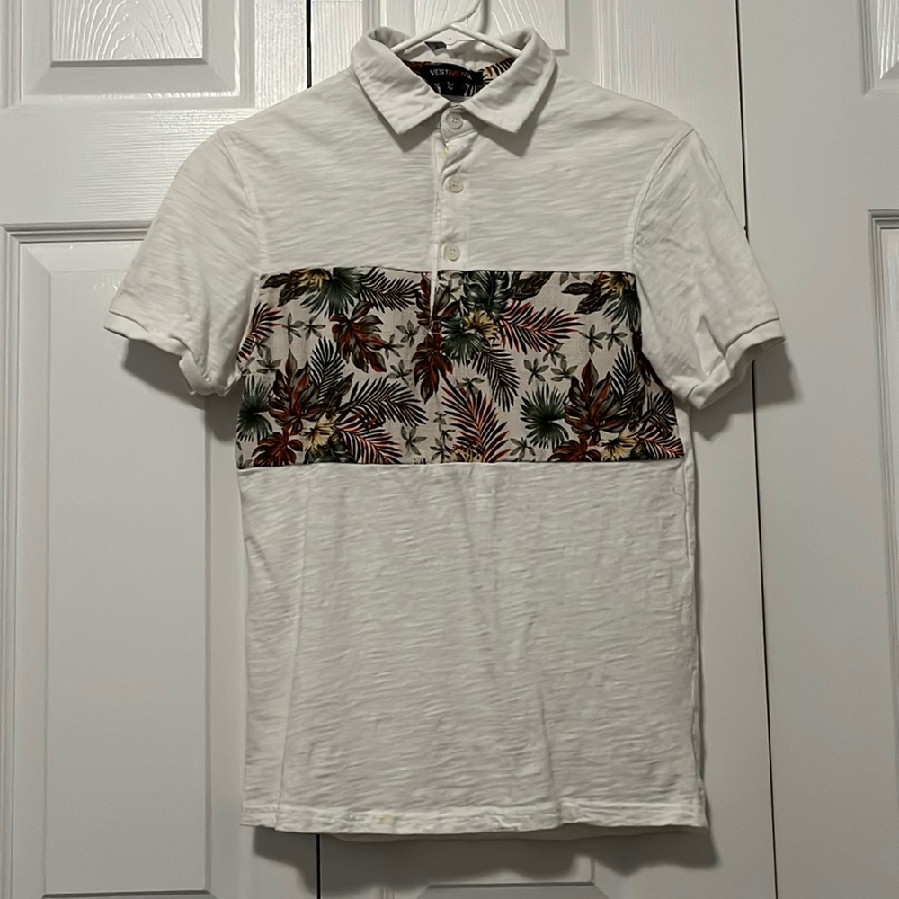 Vestimenta polo shirt